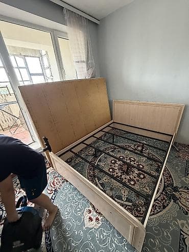 Двуспальные кровати: Двуспальная кровать с матрасом и мягким изголовьем - Размер спального — 3