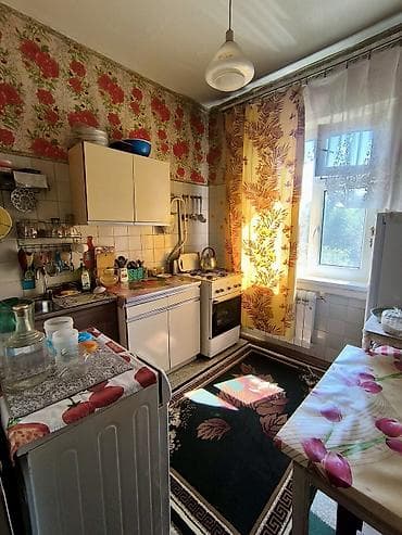 Батирлер: 2 бөлмө, 50 м², Кудайберген автобазары 105-серия, 3 кабат, Эски ремонт — 6