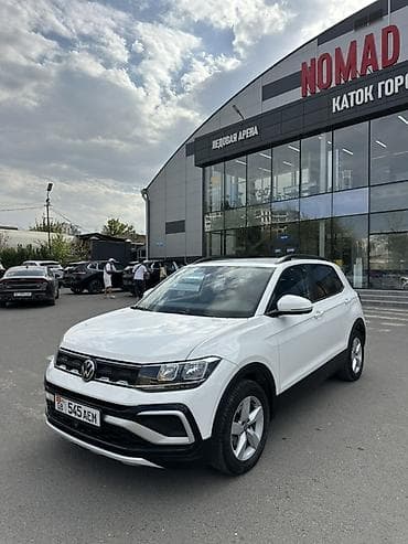 5: Volkswagen T-Roc: 2023 г., 1.5 л, Робот, Бензин, Кроссовер — 1