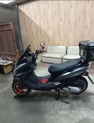 ямаха вино: Макси-скутер Yamaha, 150 куб. см, Бензин — 2