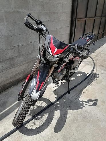мото ролик: Эндуро/кроссовый мотоцикл TMX (стикеры TMX/TMZ), черно‑красный — 4