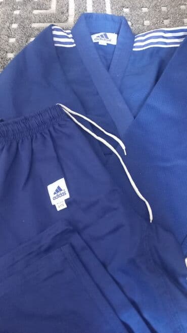 футбольные бутсы predator: Кимоно для дзюдо adidas, синее. Комплектация: - куртка с усиленной — 1