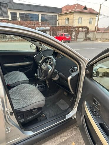 купить скутер в японии: Toyota ist: 2003 г., 1.5 л, Автомат, Бензиновая, Хэтчбэк — 5