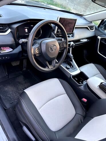 продаю тойота раф4: Toyota RAV4: 2023 г., 2.5 л, Вариатор, Гибрид, Внедорожник — 4