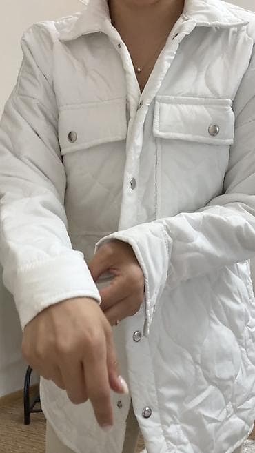 разрез: Стеганая куртка-рубашка женская - Модель прямого кроя, длина до — 2