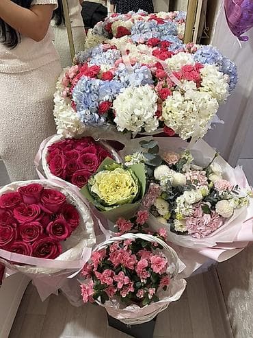 поздравления: Букеты и цветочные композиции в авторском оформлении. Ассортимент на — 4