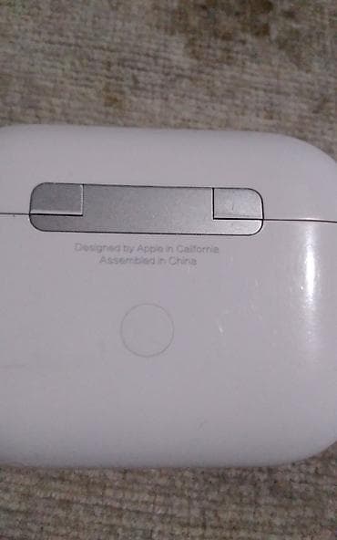 macbook pro: Беспроводные наушники вакумные бу,работает исправно батареи держать — 3