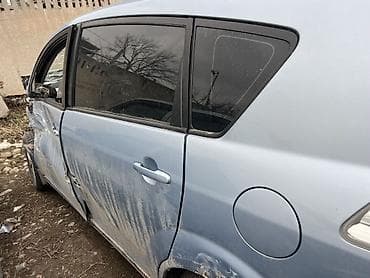 тайота сёрф: Toyota Corolla: 2006 г., 1.8 л, Робот, Бензин, Минивэн — 4