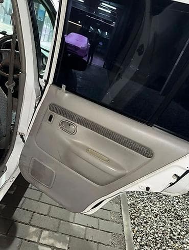 tesla model 3: Mazda Demio: 1999 г., 1.3 л, Автомат, Бензин, Хэтчбэк — 4