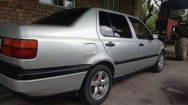 Продажа авто: Volkswagen Vento: 1992 г., 1.8 л, Механика, Бензин, Седан — 5