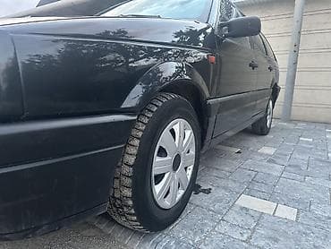 нужен ремонт: Volkswagen Passat: 1993 г., 1.8 л, Механика, Бензин, Универсал — 4
