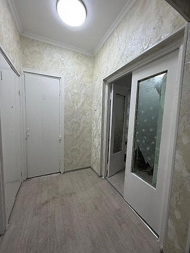 2 комнатную квартиру в бишкеке: 2 комнаты, 60 м², 105 серия, 1 этаж, Косметический ремонт — 2