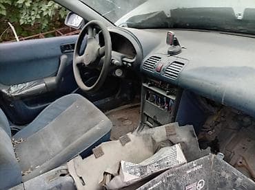 Mazda 323F (BA) — хэтчбек для разборки на запчасти Доступны узлы и