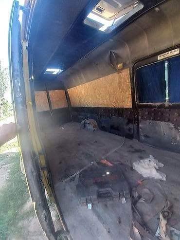 tayota funcargo: Mercedes-Benz Sprinter (длинная база, высокий потолок), жёлтый — 6
