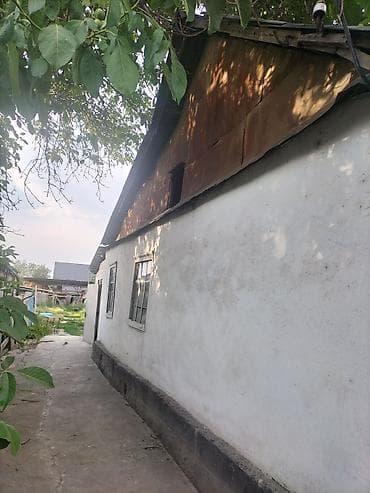 каркасные дома: Продаётся полдома. участок: 9,38 сотых. г.Бишкек — 1