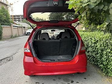 Продажа авто: Honda Fit: 2001 г., 1.3 л, Вариатор, Бензин, Хэтчбэк — 2