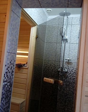 баня продажа: Мини-сауна с душевой зоной - Компактная парилка, обшитая натуральной — 4