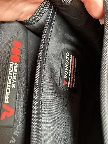 черные часы: Сумка брендовая Roncato, серия Protection System. Для ноутбука — 2