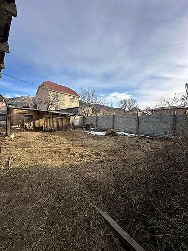 Недвижимость: 🏡 Продаётся участок 9,5 соток с домом в начале Беш-Кунгея! 📍 Отличное — 9