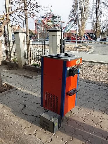 рулонный пресс: Фризер для мягкого мороженого, напольный. - Три рычага раздачи: два — 4