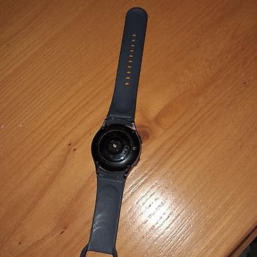 apple whatch: Смарт-часы Samsung Galaxy Watch4 (чёрный корпус, силиконовый ремешок — 3
