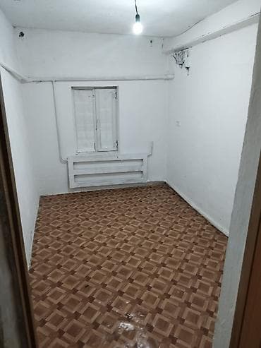 бир комната: Сдаю квартиру в частном доме район Кудайберген Кайназарова Власова пол — 5
