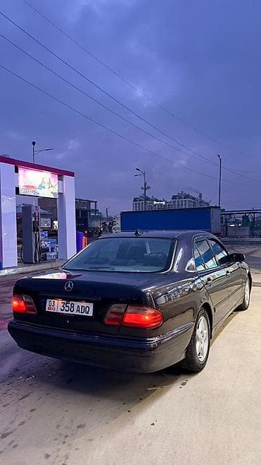 lexus 570 2016: Mercedes-Benz E-Class: 2001 г., 2 л, Механика, Бензин, Седан — 3