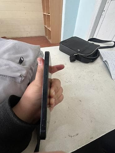 iphone 15: IPhone 13, Б/у, 128 ГБ, Midnight, Чехол, 91 % — 3