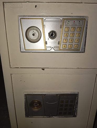 Продается сейф, Нижняя часть рабочая,электроника рабочая, имеются