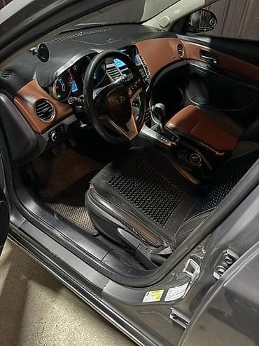 mercedesbenz eclass w212: Chevrolet Cruze: 2010 г., 1.8 л, Автомат, Бензин, Седан — 3