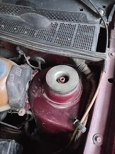 vin code: Volkswagen Vento: 1993 г., 1.8 л, Механика, Бензин, Седан — 7