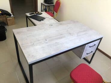 стеклянный стол офисный: Стол лофт офисный 
Делаем на заказ 
Есть наличие — 2