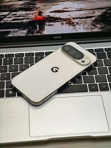 Google Pixel 10 Pro, Б/у, 256 ГБ, цвет - Белый, 1 SIM, eSIM — 1