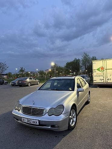 Mercedes-Benz C-Class: 2001 г., 2 л, Ручные, Газ, Седан