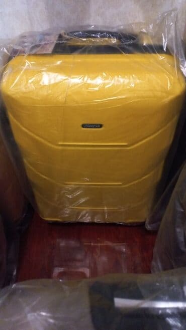 чемоданы для ручной клади: Чемодан, Новый, Маленький (до 40 л), Вращающиеся колеса на 360° — 1