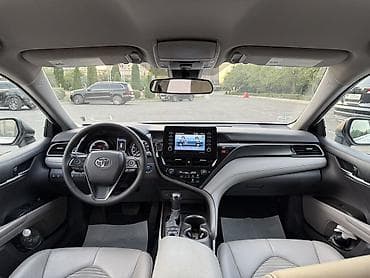 Транспорт: Toyota Camry: 2022 г., 2.5 л, Автомат, Гибрид, Седан — 10