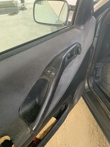 2 9 тди: Volkswagen Passat: 1995 г., 1.8 л, Кол менен иштөөчү, Бензин, Седан — 4