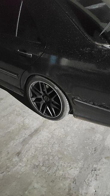 Литые Диски R 18 AMG, Комплект, отверстий - 5, Б/у