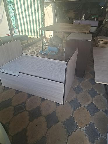 Детский комод: Продаю Комплект детской мебели: кровать с матрасом и комодом. Б.У. в — 2