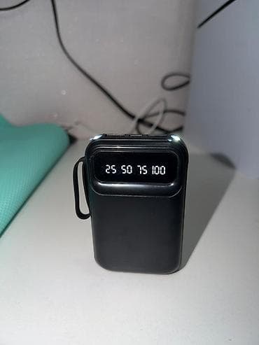 ufs 4: Универсальный внешний аккумулятор (Power Bank) с встроенными кабелями — 4