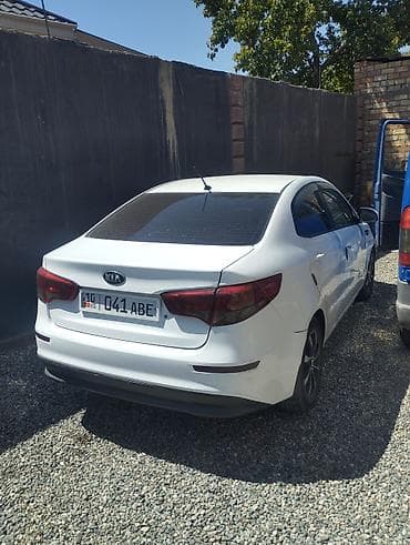 салон б4: Kia Rio: 2015 г., 1.6 л, Автомат, Бензин, Седан — 2