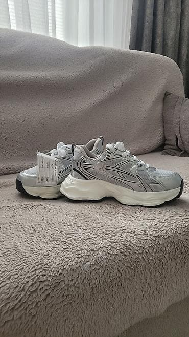 nike react: Женская прочная рабочая обувь со стальным носком. противо ударное — 1
