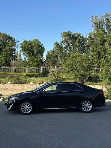 Продажа авто: Toyota Camry: 2012 г., Бензин, Седан — 7