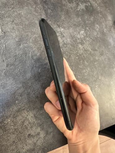 щелочные аккумуляторы: IPhone Xr, Б/у, 128 ГБ, Черный, 80 % — 5