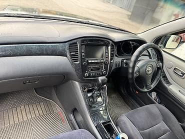 Toyota Kluger: 2002 г., 3 л, Автомат, Бензин, Кроссовер — 6