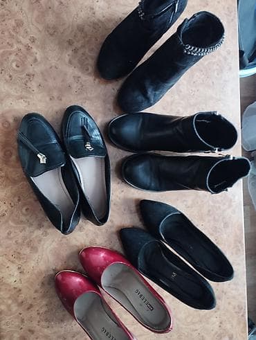 Женская обувь: Женская обувь, набор из 5 пар. 1) Лоферы черные - Материал: гладкая — 1