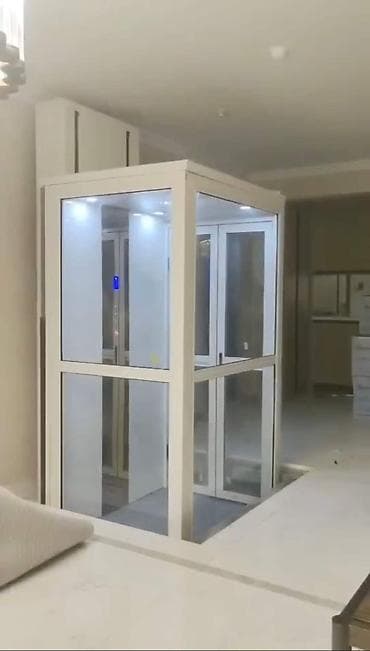 Домашний лифт в шахте-каркасе - Компактная кабина в остеклённом
