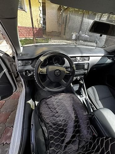 шкода актовия: Skoda Octavia: 2015 г., 1.6 л, Автомат, Бензин, Седан — 9