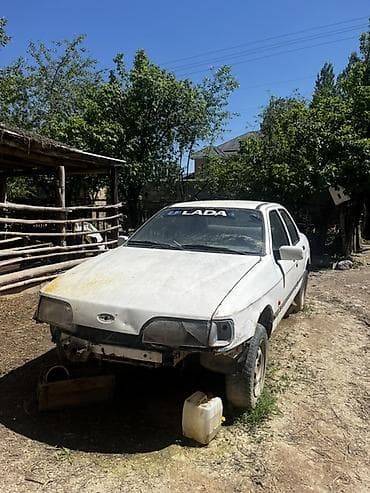 пасат б5: Ford Sierra: 1986 г., 2 л, Механика, Седан — 1
