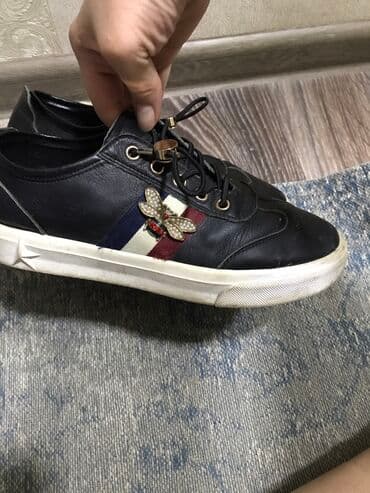 Кожаные кросовки размер 38 цена 1000